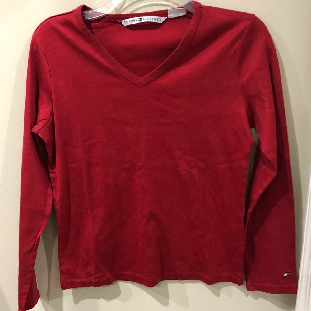 Tommy Hilfiger Long sleeves cute top.